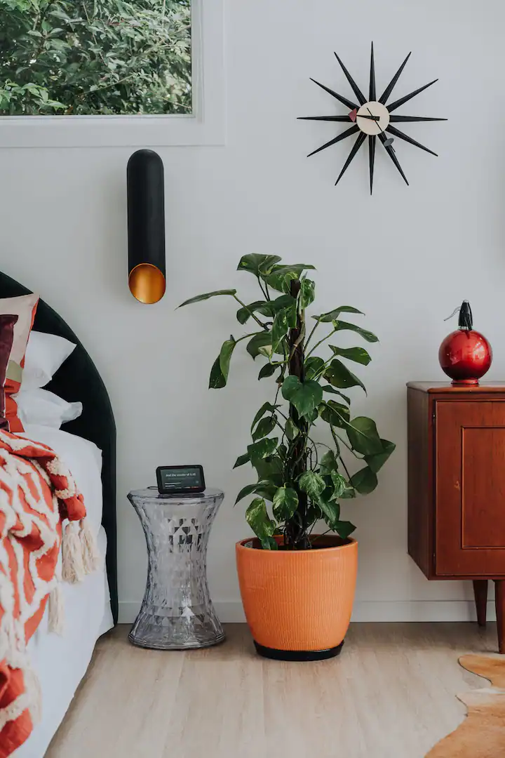 stylish-throughout-retro-retreat-terrigal-holiday-accommodation-coast-hosting